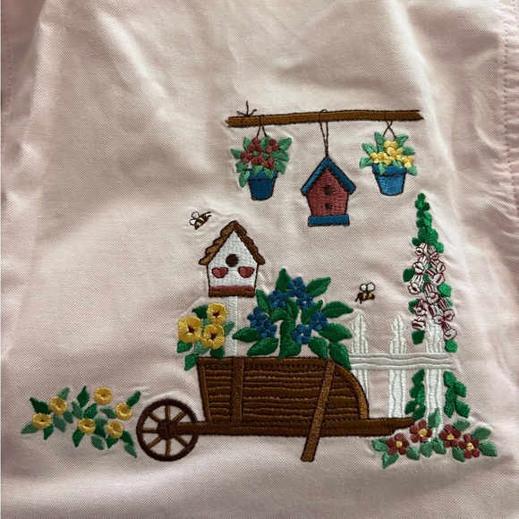 Vintage Mandal Bay Embroidered Button Up Shirt S/M Pink Garden Birdhouse 90s Y2K - Picture 4 of 13